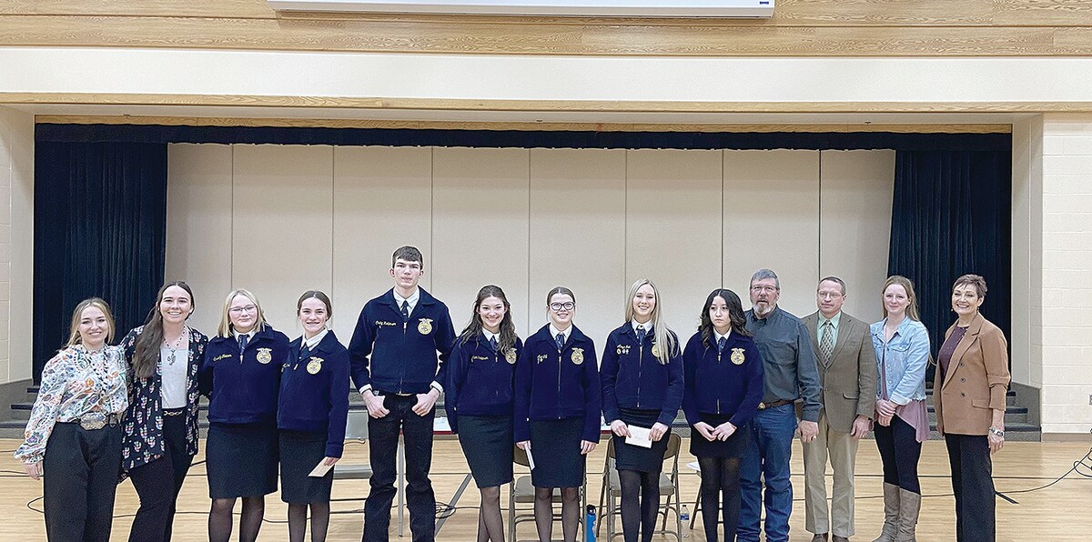 Hulett hosts FFA speech - Sundance Times